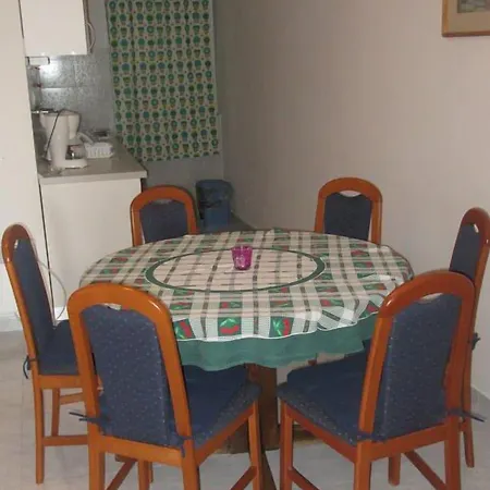 Apartment J & B Holiday House *