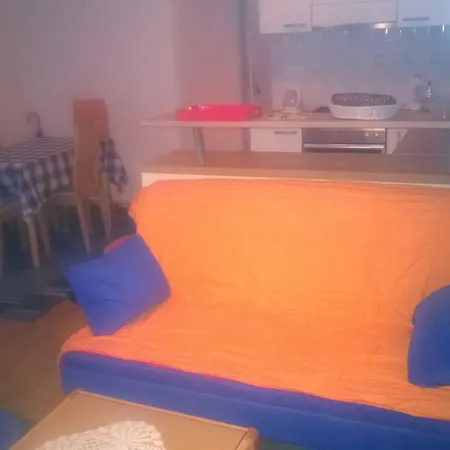 J & B Holiday House *