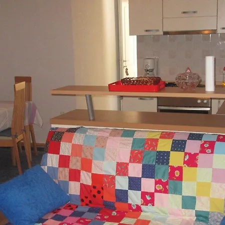 J & B Holiday House *