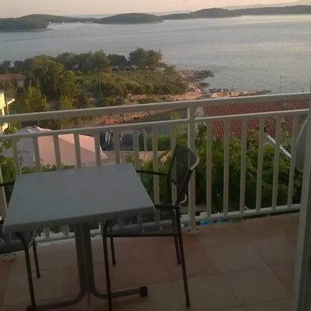 Apartment J & B Holiday House *