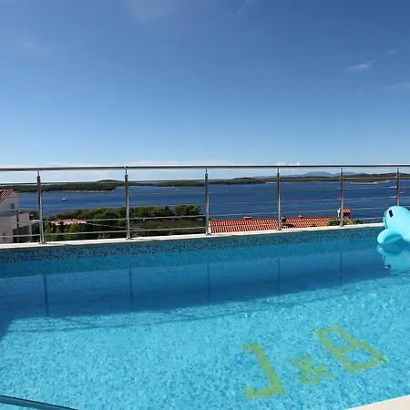 J & B Holiday House